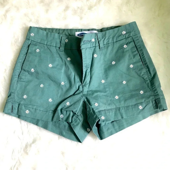 Old Navy Pants - OLD NAVY | daisy everyday short